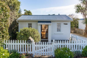 Kowhai Cottage & Studio, Raglan